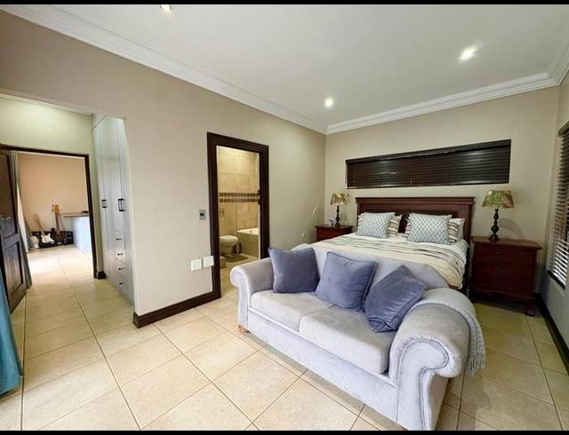 7 BEDROOM HOUSE FOR SALE IN MIDSTREAM ESTATE